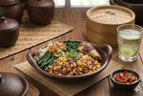 Nasi Jagung Pipil Kukus Campur Beras Merah, Menu Serat Tinggi untuk Diet Seimbang cover